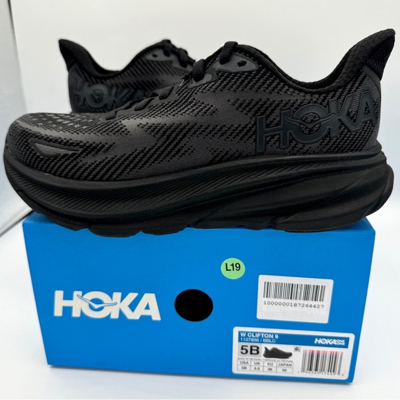 NWT Hoka Clifton 9 Women’s Running Shoes All Black Hoka one one NEW - Picture 11 of 14